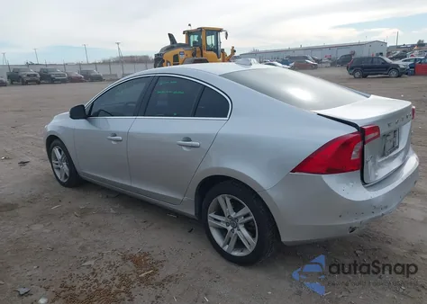 2015 Volvo S60 T5 Premier z USA, uszkodzony, nr VIN YV1612TK6F1342310